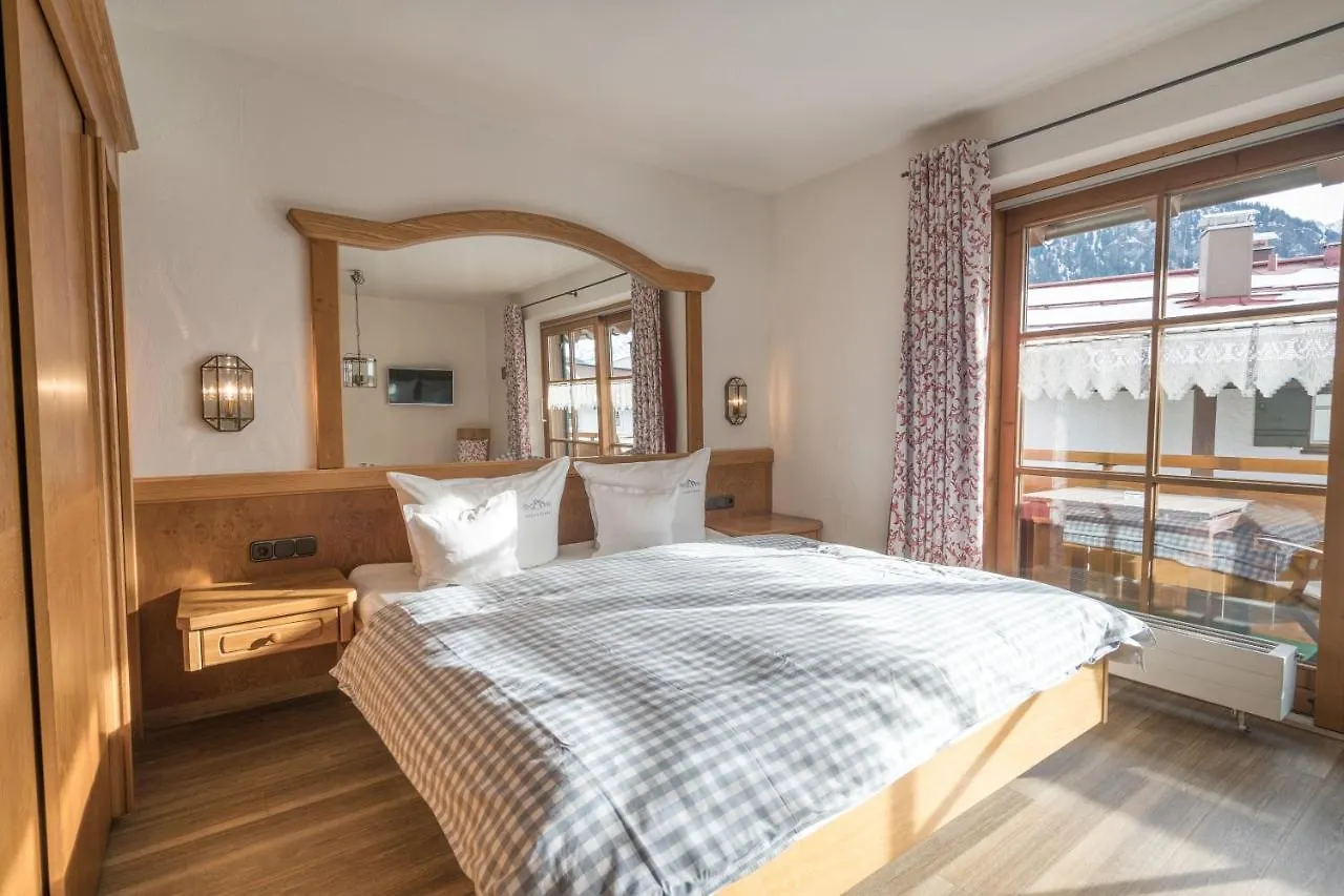 Apartmán Ferienwohnungen Alpentraum - Landhaus Im Oberen Markt Oberstdorf Německo