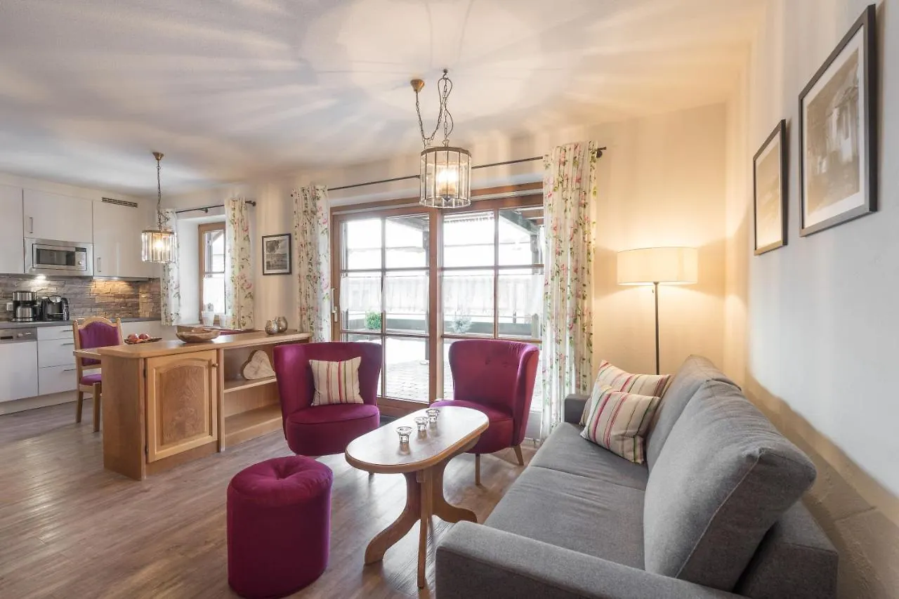 Apartmán Ferienwohnungen Alpentraum - Landhaus Im Oberen Markt Oberstdorf Německo